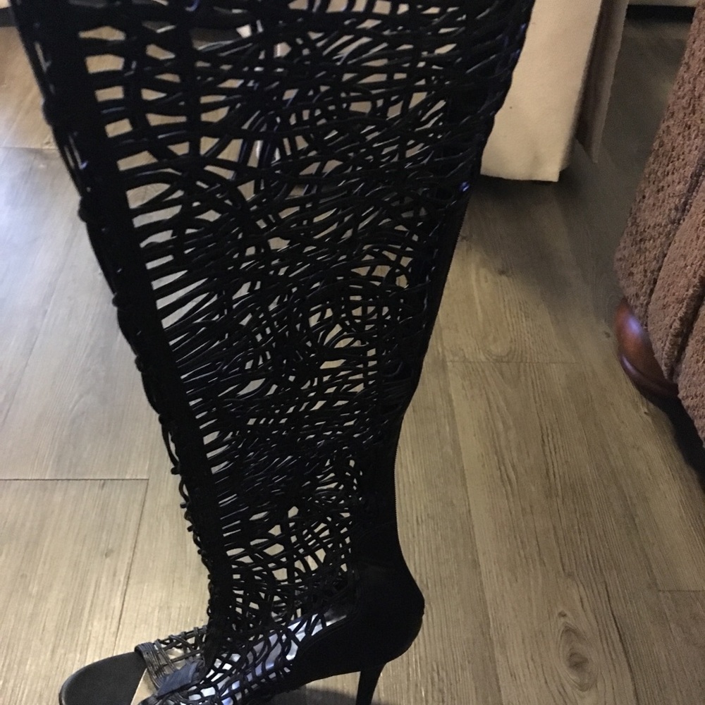 SHI” Black knee high boots